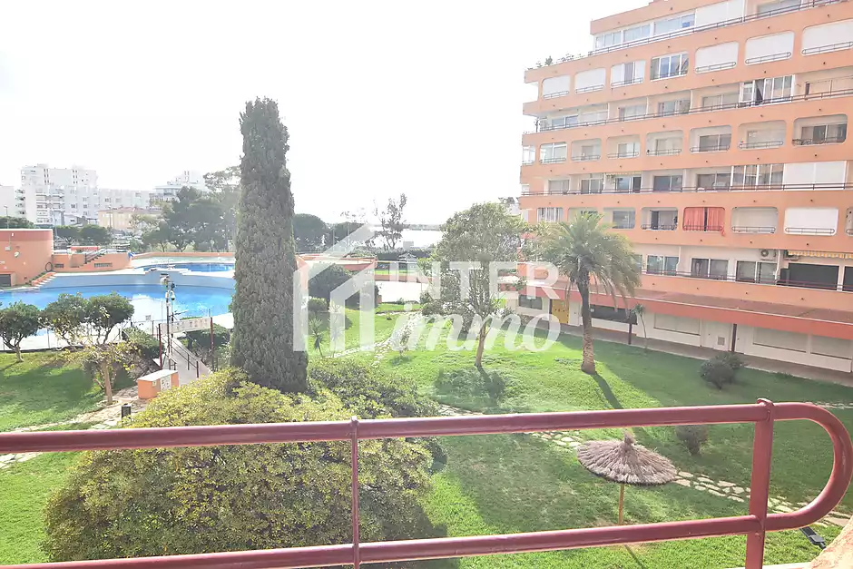 Apartament amb llicència turística a Santa Margarida, Roses, amb terrassa i piscines comunitàries. - foto 5 de 18