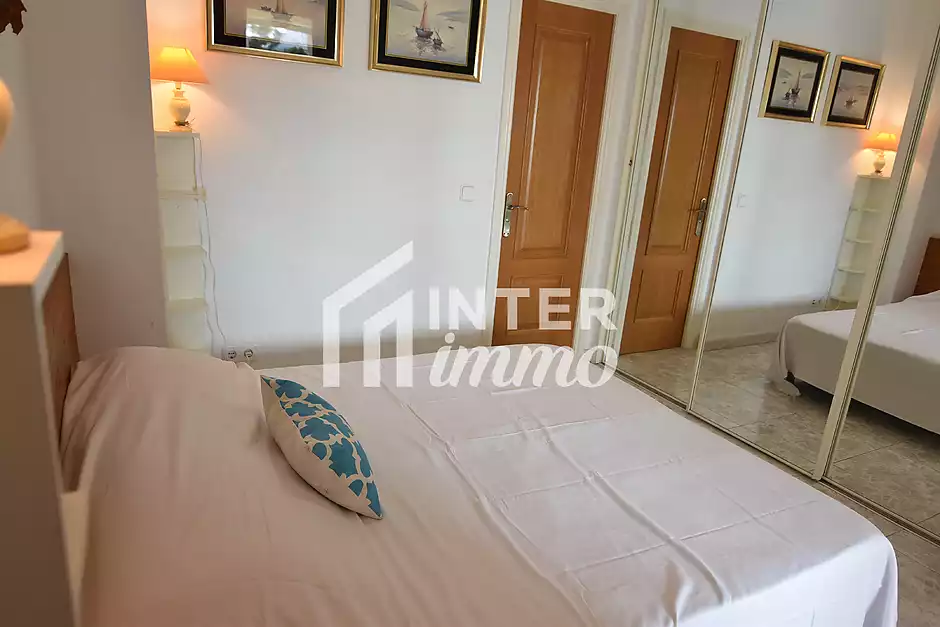 Apartament amb llicència turística a Santa Margarida, Roses, amb terrassa i piscines comunitàries. - foto 14 de 18