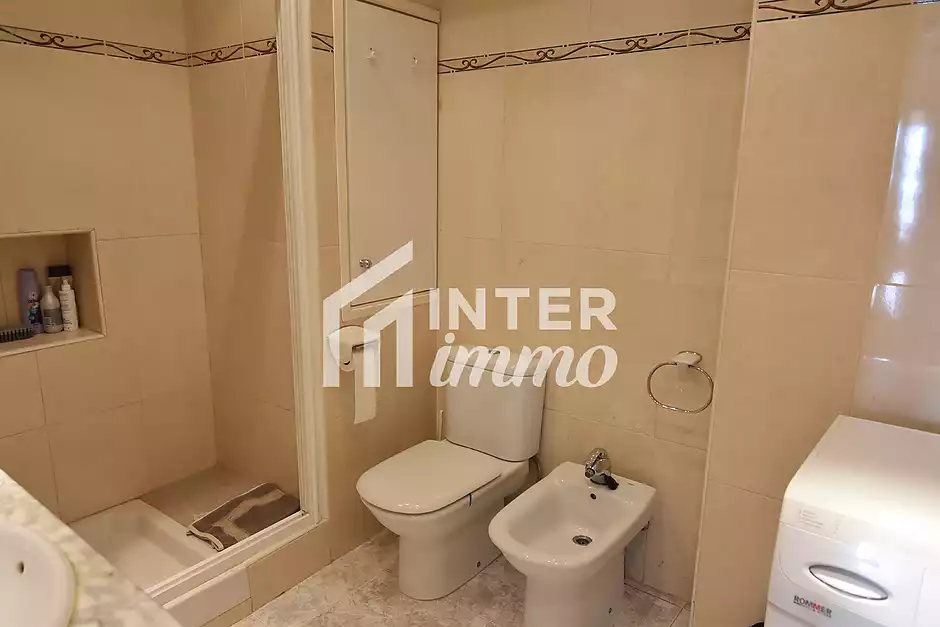 Apartament amb llicència turística a Santa Margarida, Roses, amb terrassa i piscines comunitàries. - foto 17 de 18
