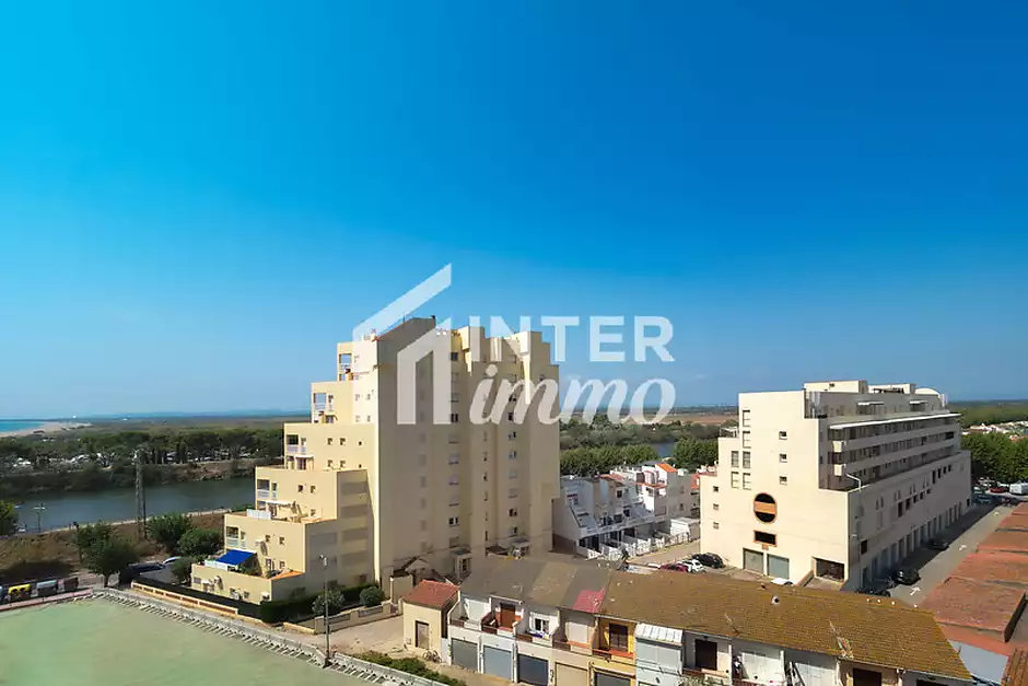 Apartament idealment situat a primera l&iacute;nia de mar a Empuriabrava - foto 2 de 13