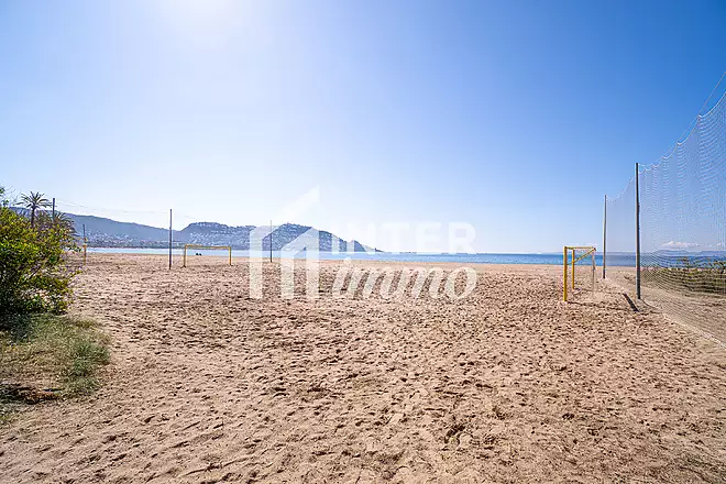 Apartament renovat a Roses, a nom&eacute;s 30 metres de la platja