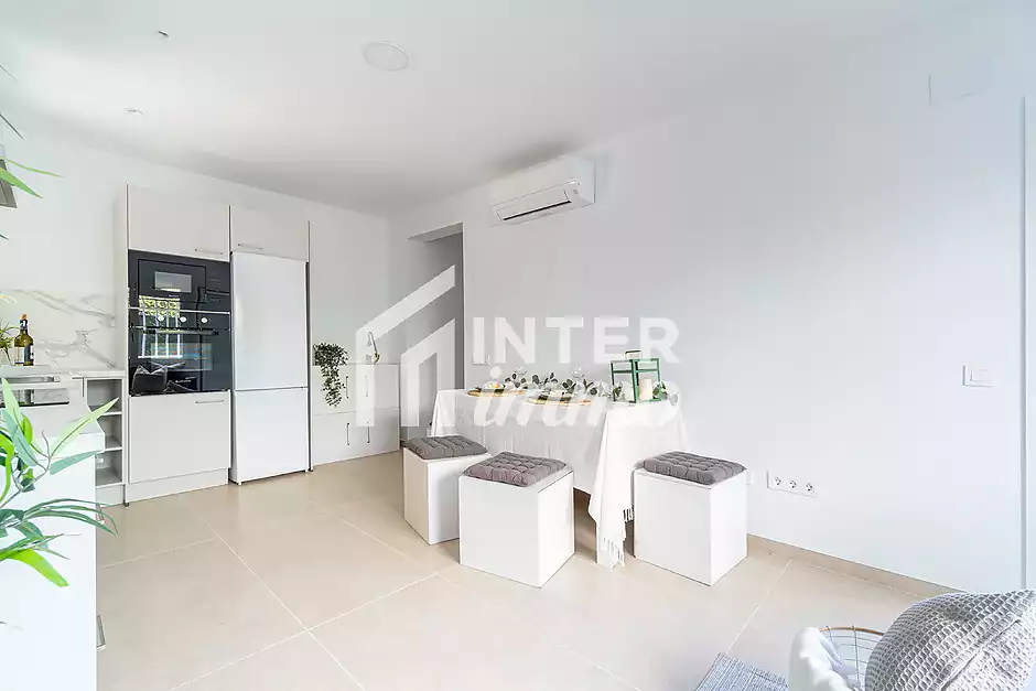Apartament renovat a Roses, a nom&eacute;s 30 metres de la platja - foto 9 de 26