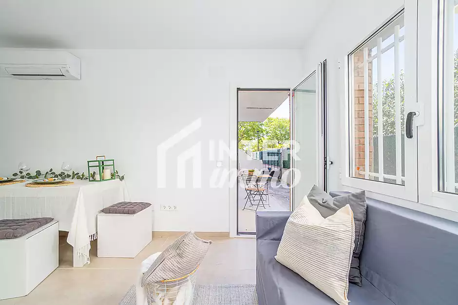 Apartament renovat a Roses, a nom&eacute;s 30 metres de la platja - foto 10 de 26