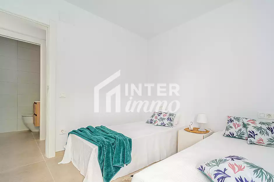 Apartament renovat a Roses, a nom&eacute;s 30 metres de la platja - foto 15 de 26