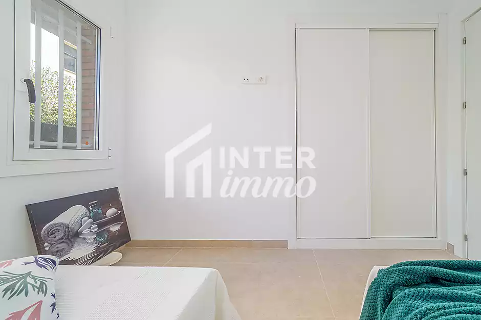 Apartament renovat a Roses, a nom&eacute;s 30 metres de la platja - foto 16 de 26