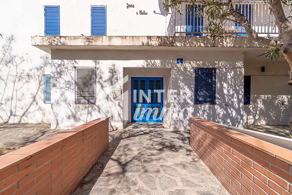Apartament renovat a Roses, a nom&eacute;s 30 metres de la platja - foto 22 de 26