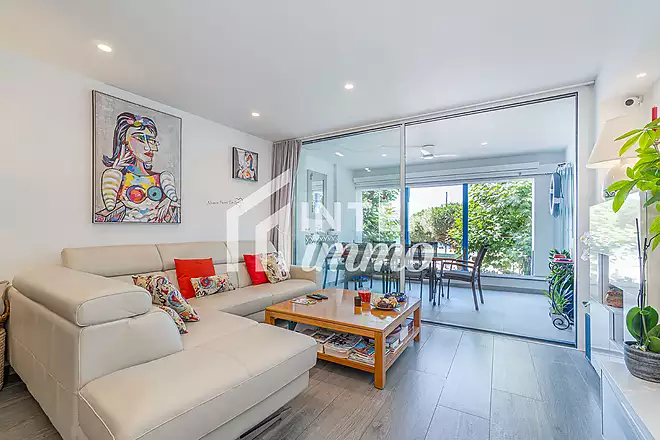Magnífic Apartament a Primera Línia de Mar