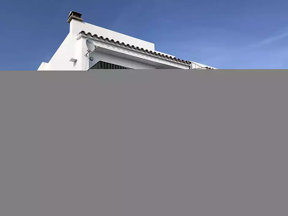 Encantadora Casa Renovada a Urbanitzaci&oacute; Tranquil&middot;la de Roses - foto 3 de 37