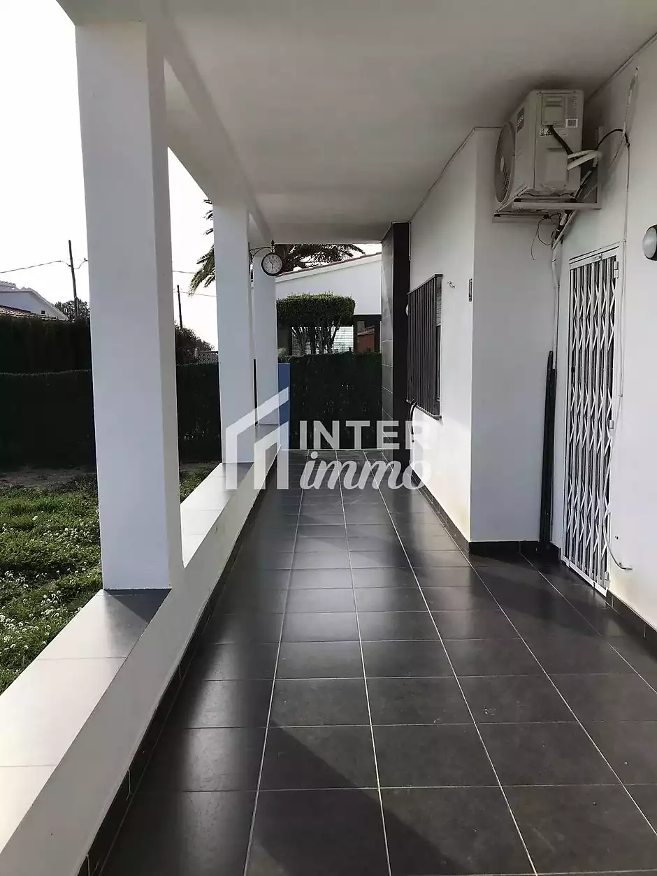 Encantadora Casa Renovada a Urbanitzaci&oacute; Tranquil&middot;la de Roses - foto 7 de 37