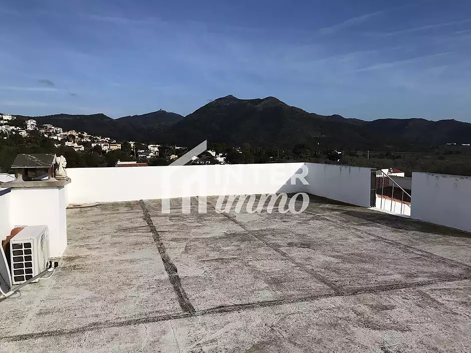 Encantadora Casa Renovada a Urbanitzaci&oacute; Tranquil&middot;la de Roses - foto 34 de 37
