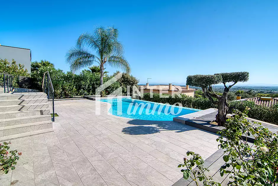 Vil&middot;la de disseny amb piscina i espectaculars vistes a la badia de Roses &ndash; Palau-Saverdera - foto 41 de 42