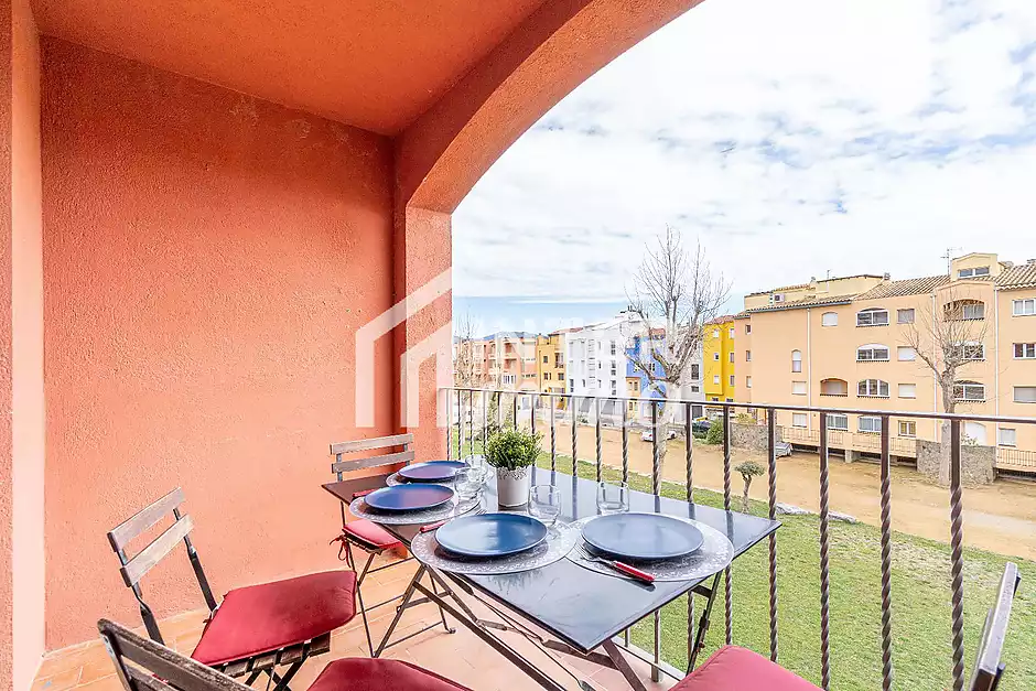 GRAN RESERVA Encantador apartament a nom&eacute;s 50 metres de la platja, amb piscines i jardins comunitari - foto 2 de 35
