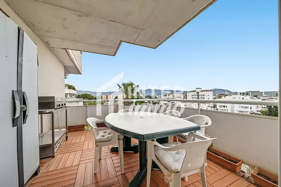 Àtic de 61 m², amb 60 m² de terrasses-so, LLICÉNCIA TURISTIC. - foto 1 de 51