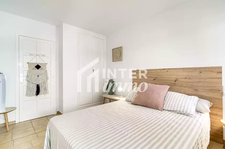 Bright 2-bedroom apartment near the beach in Roses – Riera de la Cuana area - photo 12 of 22