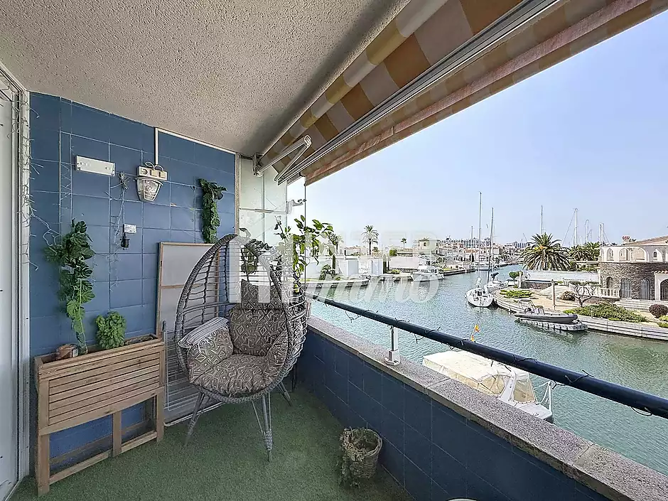 Magnificent Canal View Apartment, 2 Bedrooms, Pool, Parking - photo 8 of 24
