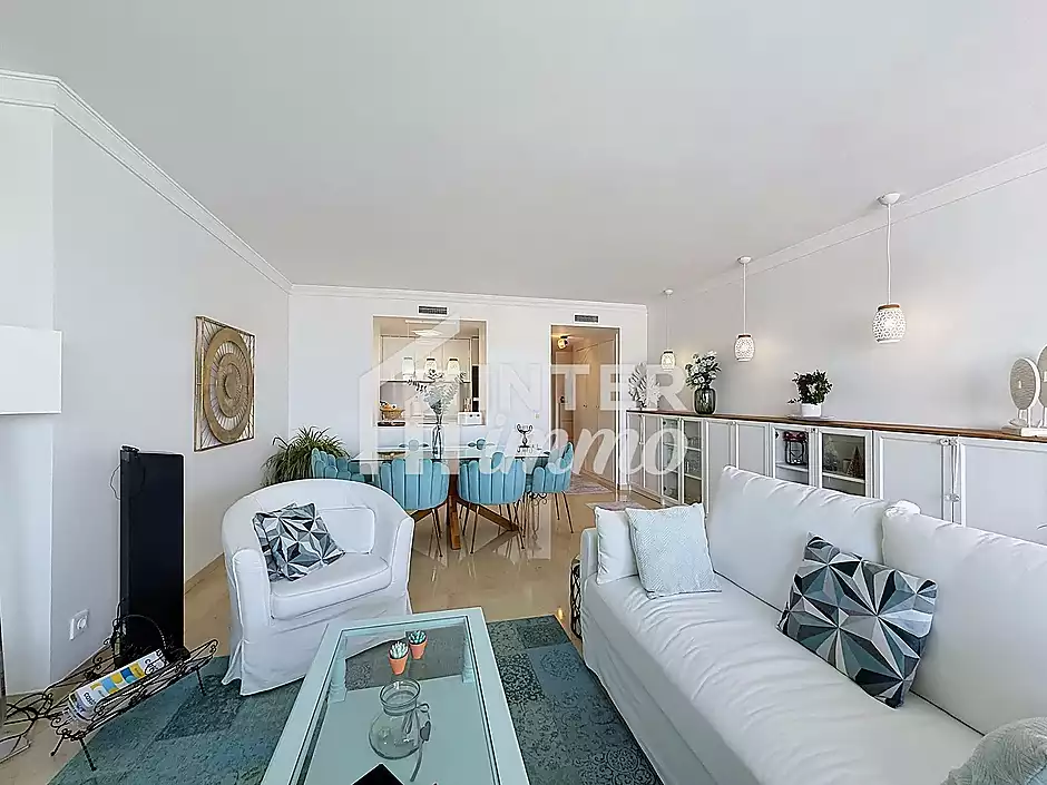 Magnificent Canal View Apartment, 2 Bedrooms, Pool, Parking - photo 9 of 24