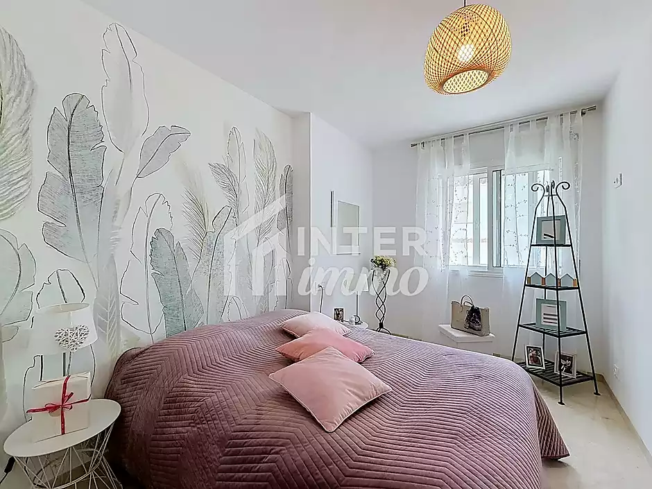 Magnificent Canal View Apartment, 2 Bedrooms, Pool, Parking - photo 18 of 24