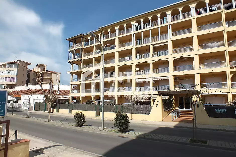 Apartamento soleado con terraza y plaza de aparcamiento en Santa Margarita. - foto 1 de 14