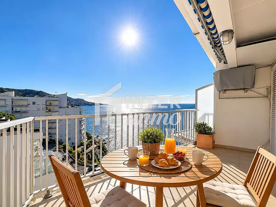 The Mediterranean as far as the eye can see... and a dream investment! - photo 1 of 30