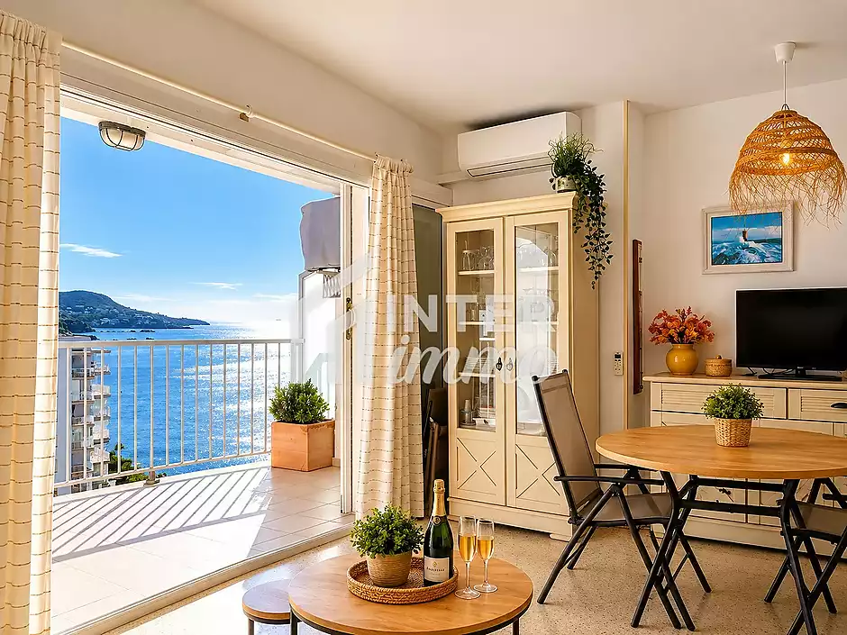 The Mediterranean as far as the eye can see... and a dream investment! - photo 7 of 30