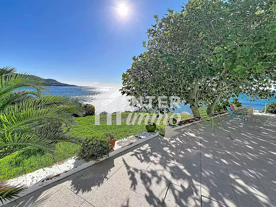 The Mediterranean as far as the eye can see... and a dream investment! - photo 24 of 30