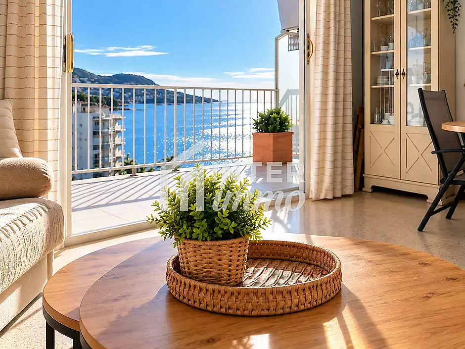 The Mediterranean as far as the eye can see... and a dream investment! - photo 2 of 30