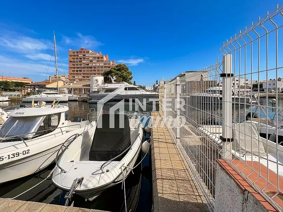 House with mooring 200 m from the beach &ndash; Santa Margarita, Roses - photo 3 of 26