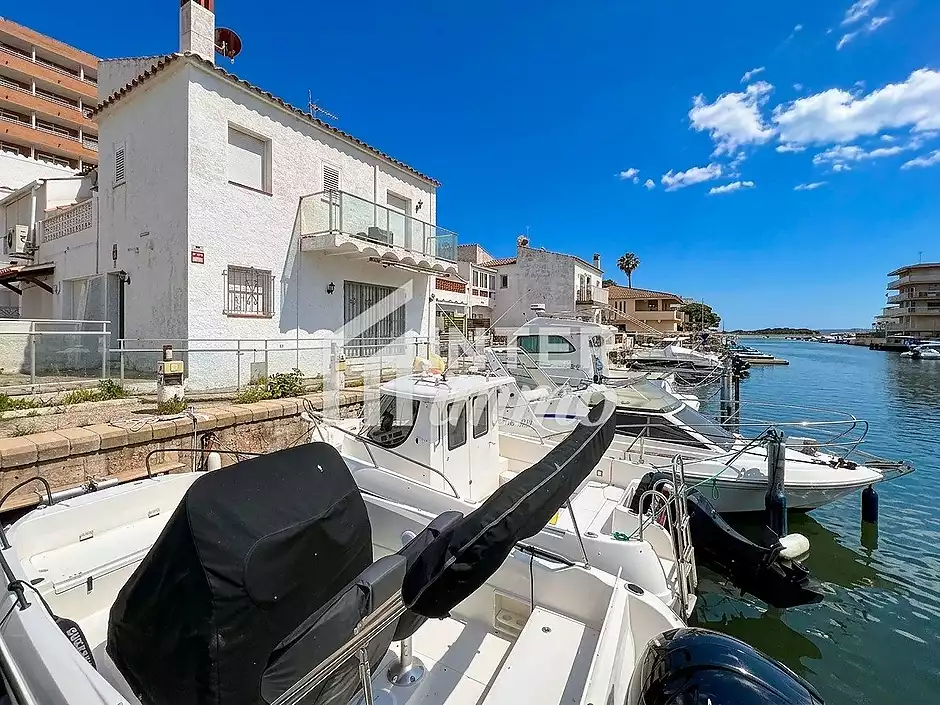 House with mooring 200 m from the beach &ndash; Santa Margarita, Roses - photo 4 of 26