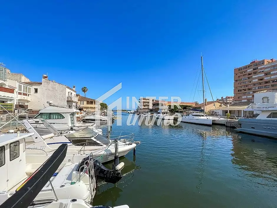 House with mooring 200 m from the beach &ndash; Santa Margarita, Roses - photo 5 of 26