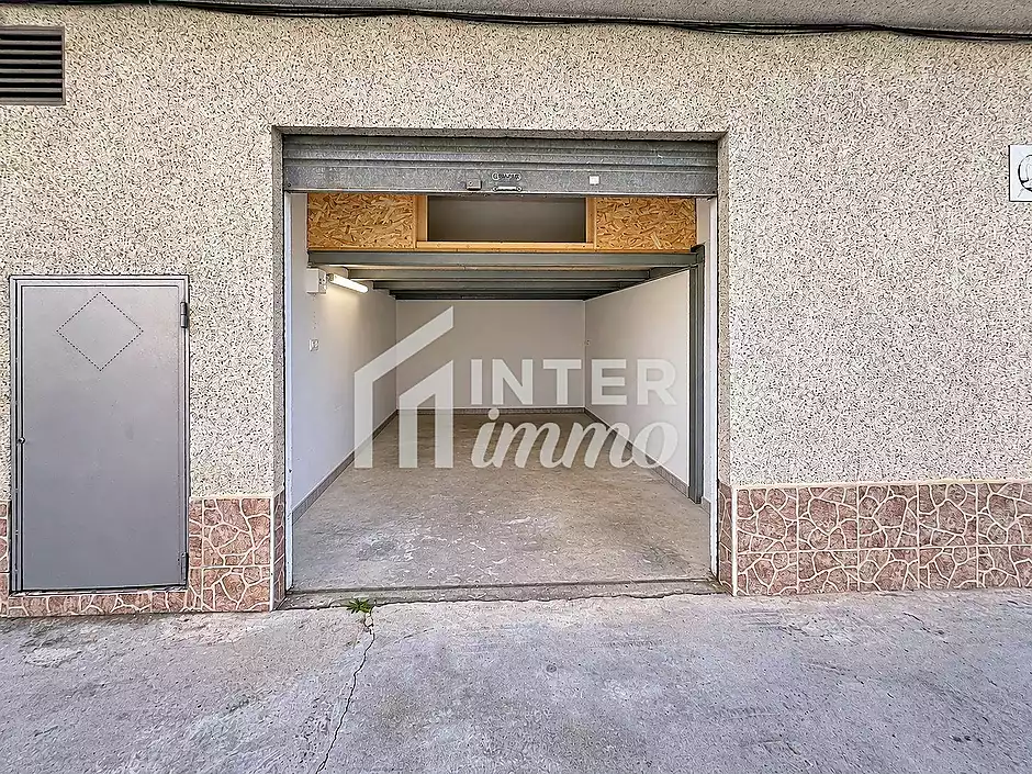 25 m² garage for sale in Santa Margarita, close to the beach - photo 1 of 11