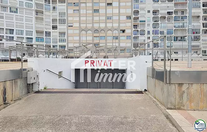 EMPURIABRAVA-DELTA MUGA: Plaça d’aparcament subterrani en venda