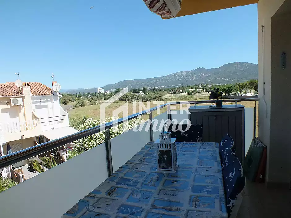 Bonic apartament amb pàrquing privat - foto 1 de 18