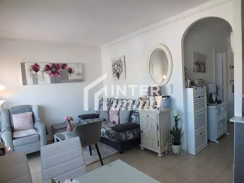Bonic apartament amb pàrquing privat - foto 3 de 18