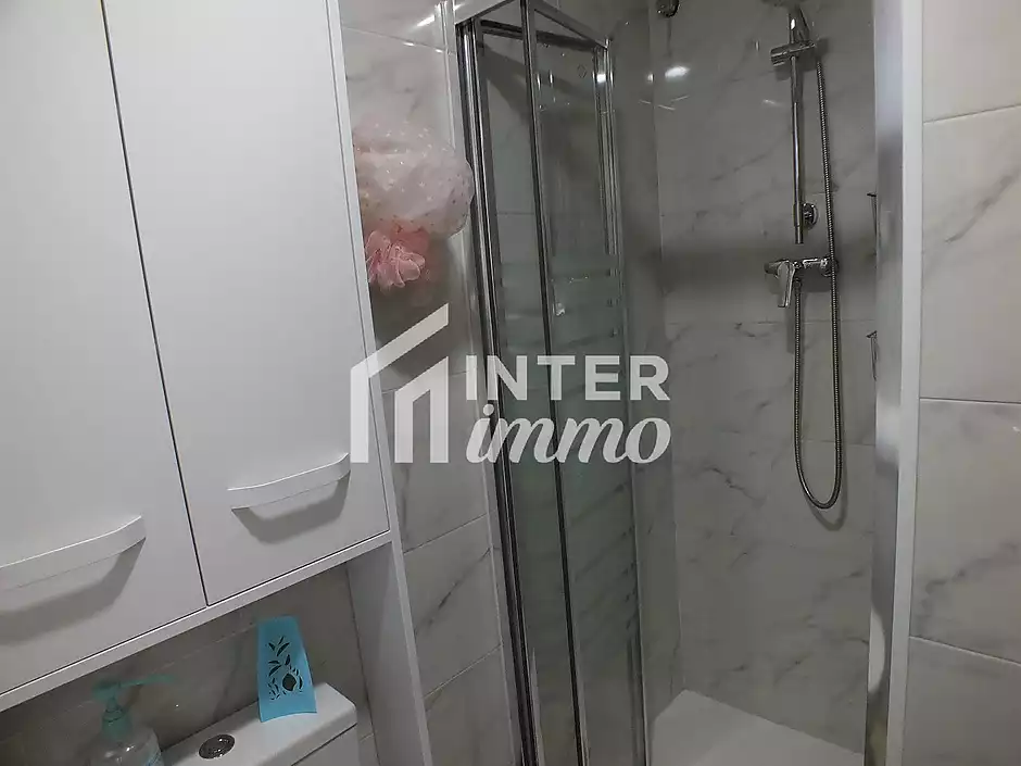 Bonic apartament amb pàrquing privat - foto 11 de 18