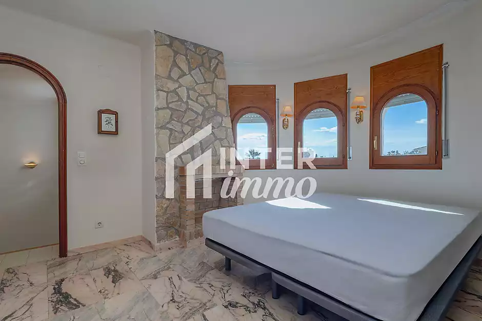 Magnificent fisherman's house with mooring and pool - photo 12 of 38