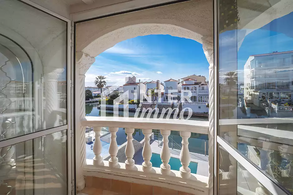 Magnificent fisherman's house with mooring and pool - photo 15 of 38