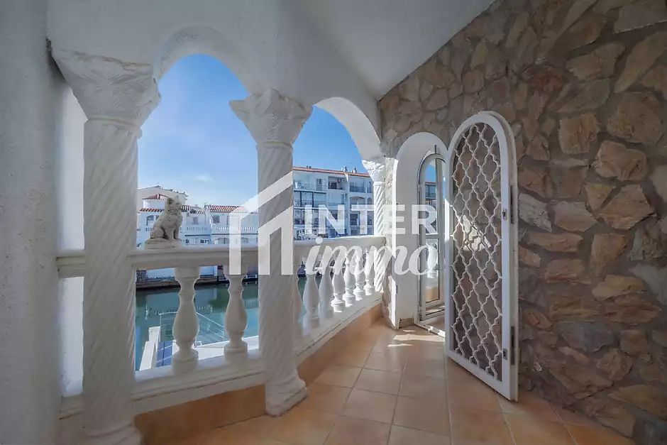 Magnificent fisherman's house with mooring and pool - photo 18 of 38