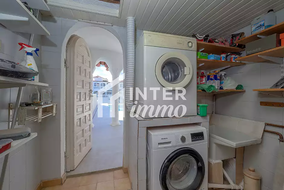 Magnificent fisherman's house with mooring and pool - photo 23 of 38