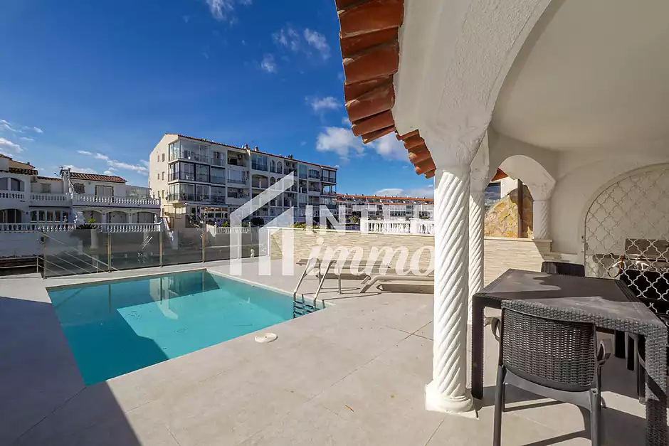 Magnificent fisherman's house with mooring and pool - photo 25 of 38