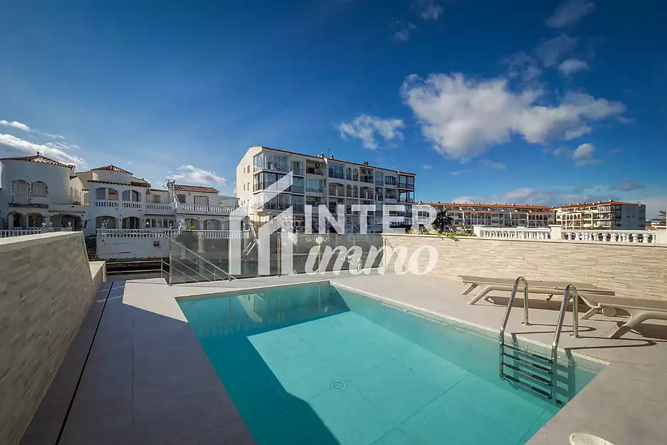 Magnificent fisherman's house with mooring and pool - photo 26 of 38