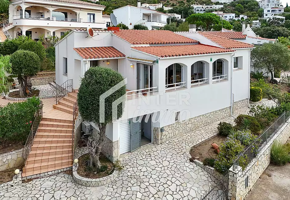 Beautiful house with sea view in Mas Fumats &ndash; Roses - photo 2 of 43