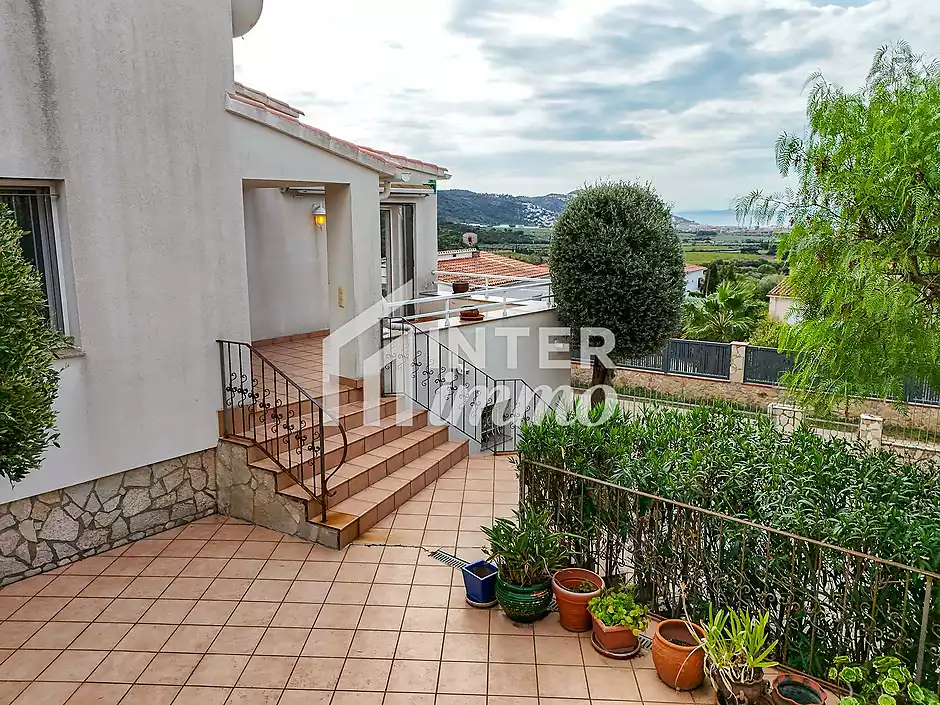 Beautiful house with sea view in Mas Fumats &ndash; Roses - photo 32 of 43
