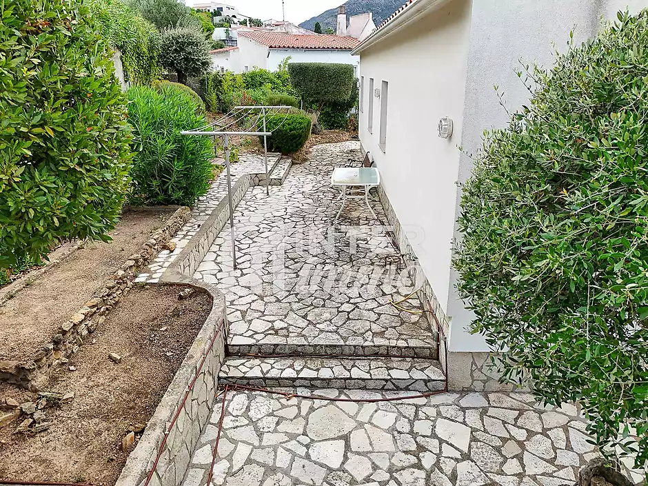 Beautiful house with sea view in Mas Fumats &ndash; Roses - photo 39 of 43