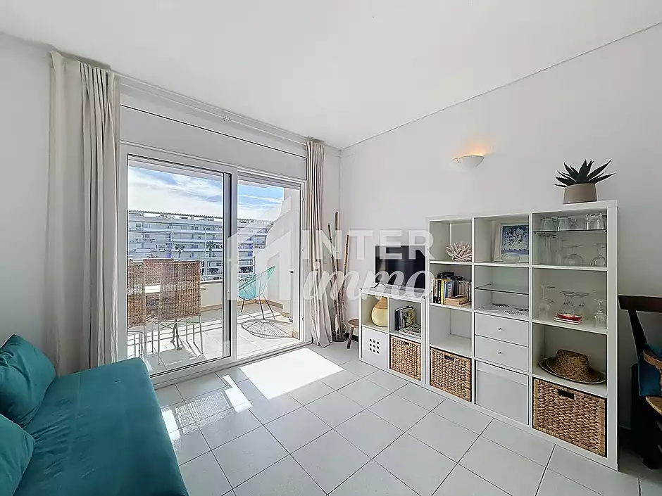 Apartment with tourist licence, terrace and parking in Santa Margarita, Roses - photo 3 of 24