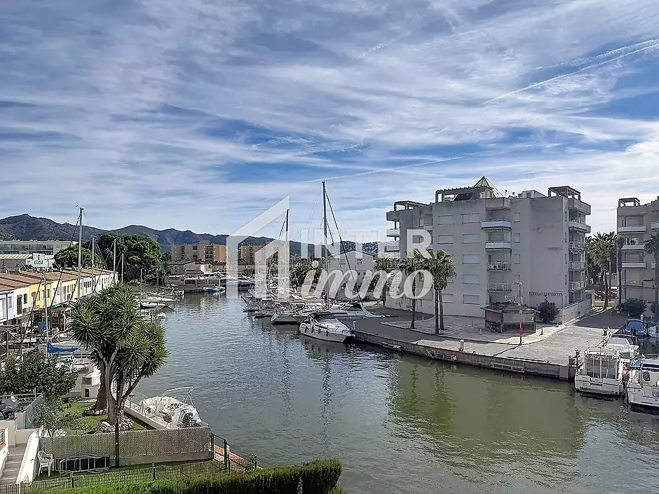 Apartment with tourist licence, terrace and parking in Santa Margarita, Roses - photo 4 of 24