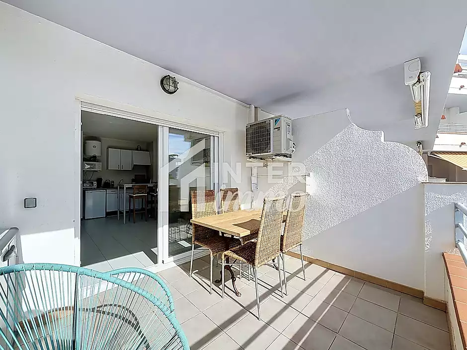 Apartment with tourist licence, terrace and parking in Santa Margarita, Roses - photo 5 of 24