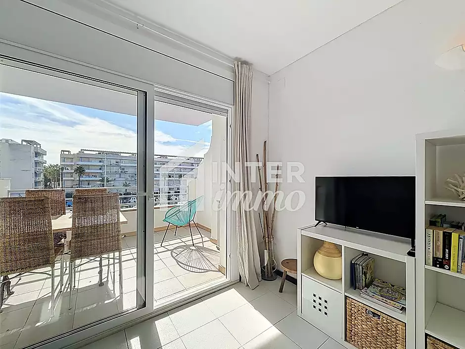 Apartment with tourist licence, terrace and parking in Santa Margarita, Roses - photo 8 of 24