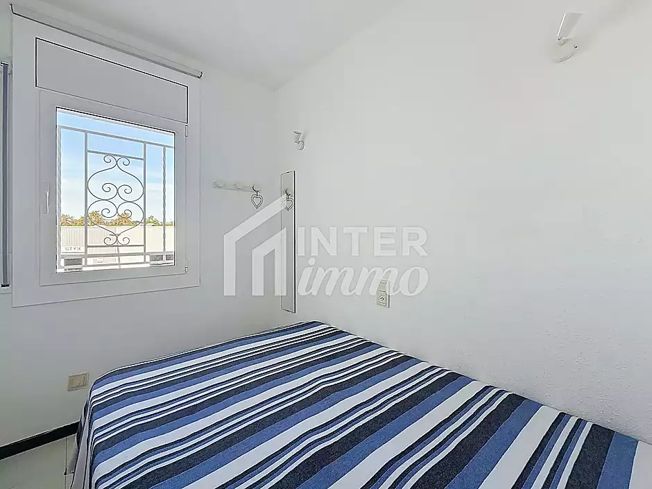 Apartment with tourist licence, terrace and parking in Santa Margarita, Roses - photo 13 of 24
