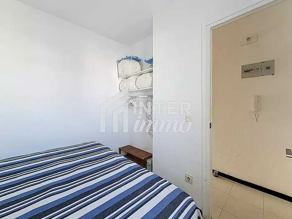 Apartment with tourist licence, terrace and parking in Santa Margarita, Roses - photo 14 of 24