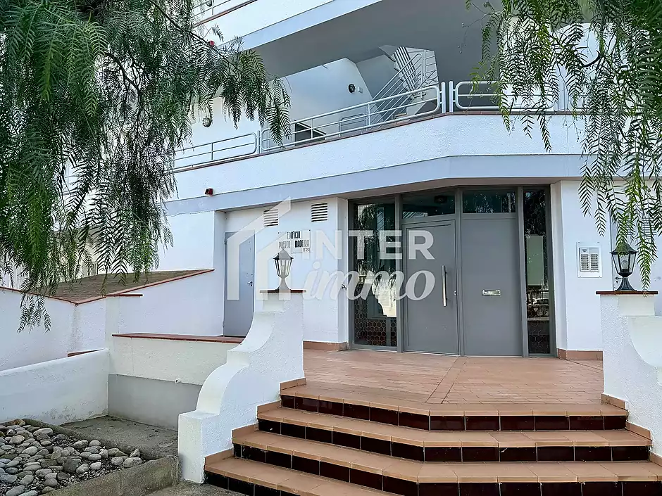 Apartment with tourist licence, terrace and parking in Santa Margarita, Roses - photo 18 of 24